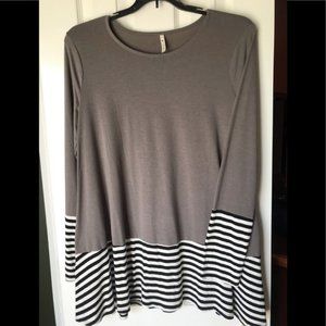 42 Pops Gray Striped Hem Tunic